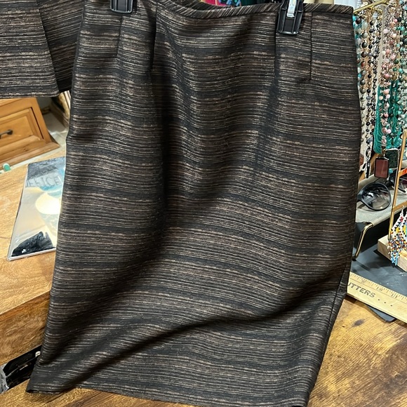 STUNNING Kasper Metallic Shine 2-Pc Suit Skirt & Blazer Size 4 Black Brown Women - Picture 3 of 9